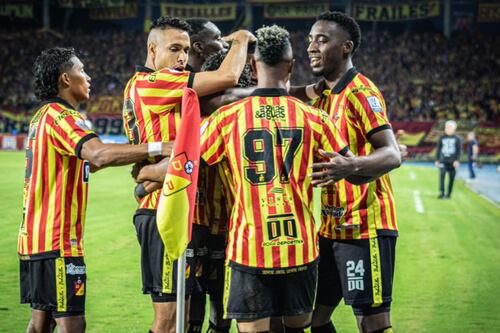 “Solo debemos octubre y otras cositas”, Pereira explicó la razón para jugar con sub-20 ante DIM