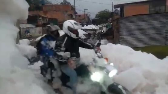 Video espuma tóxica en Soacha.