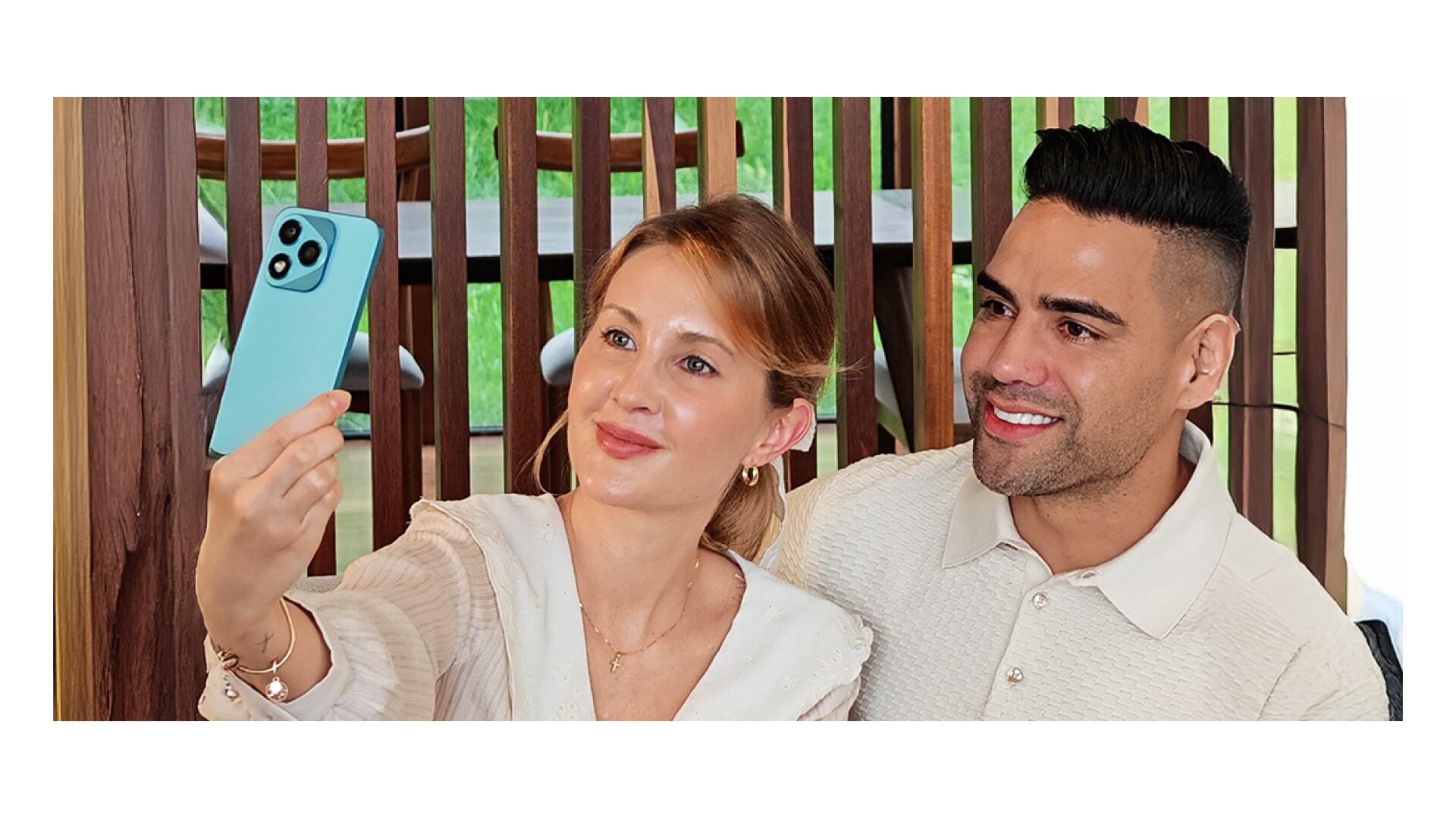 ¿Cupido Falcao? El Tigre revivió romántica historia de amor del Mundial Rusia 2018 Falcao junto a su esposa Lorelei Tarón.