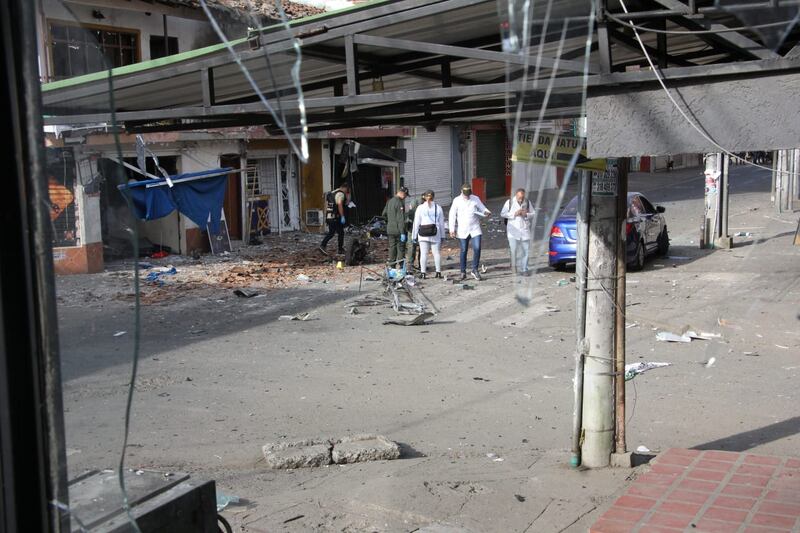 Atacan con moto bomba hotel donde se alojan carabineros de la Policía en Jamundí.