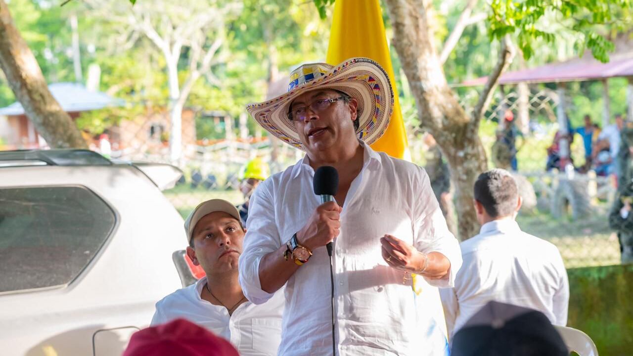 El presidente Gustavo Petro visitando Sucre y Córdoba el 25 de agosto de 2022.