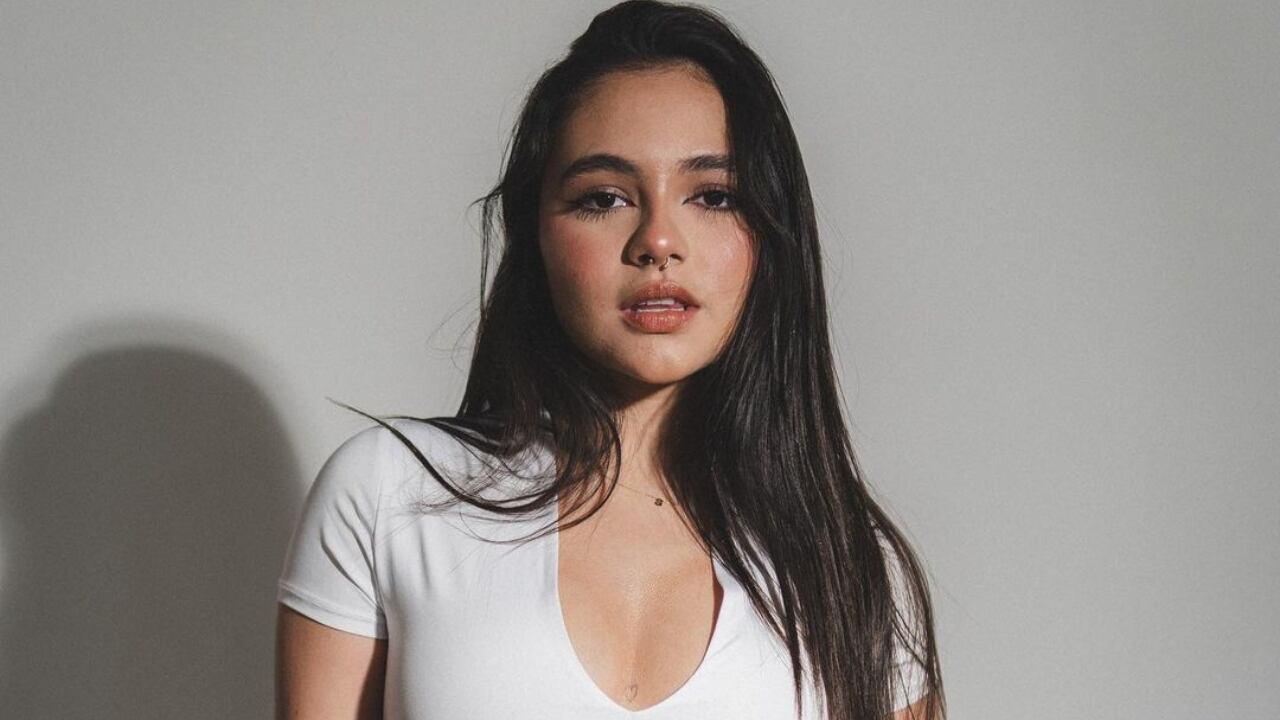 Isabel Sierra también se dedica al canto.