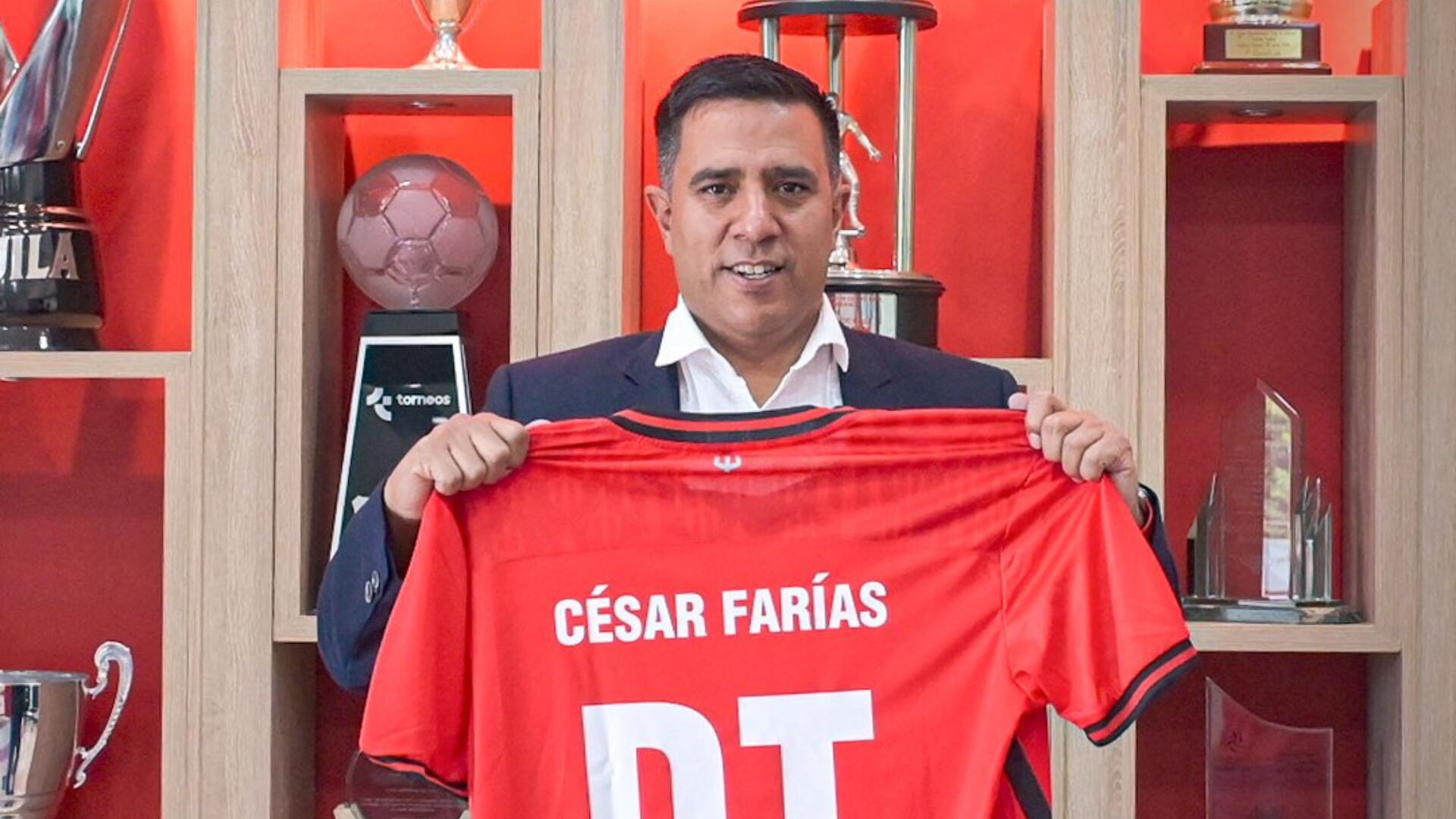 César Farías rompió el silencio sobre su llegada al América de Cali
