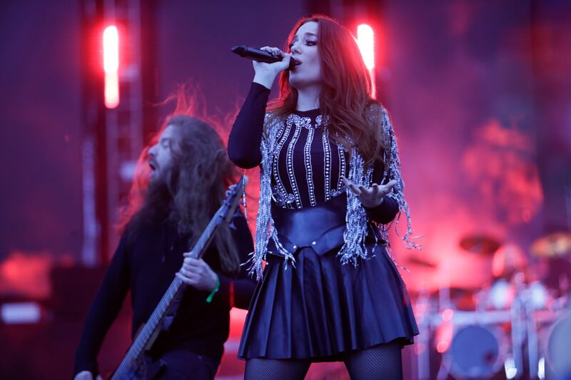 Epica, de Países Bajos, durante su presentación en Rock al Parque 2022.