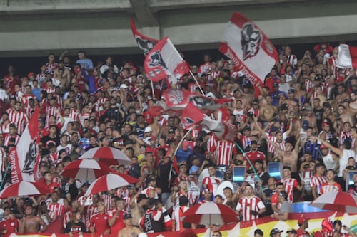 Hinchas del Junior se ‘agarraron’ con la  Policía de Perú antes de su partido en la Libertadores