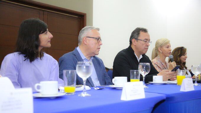 Ministros y Partido de la U en Cali