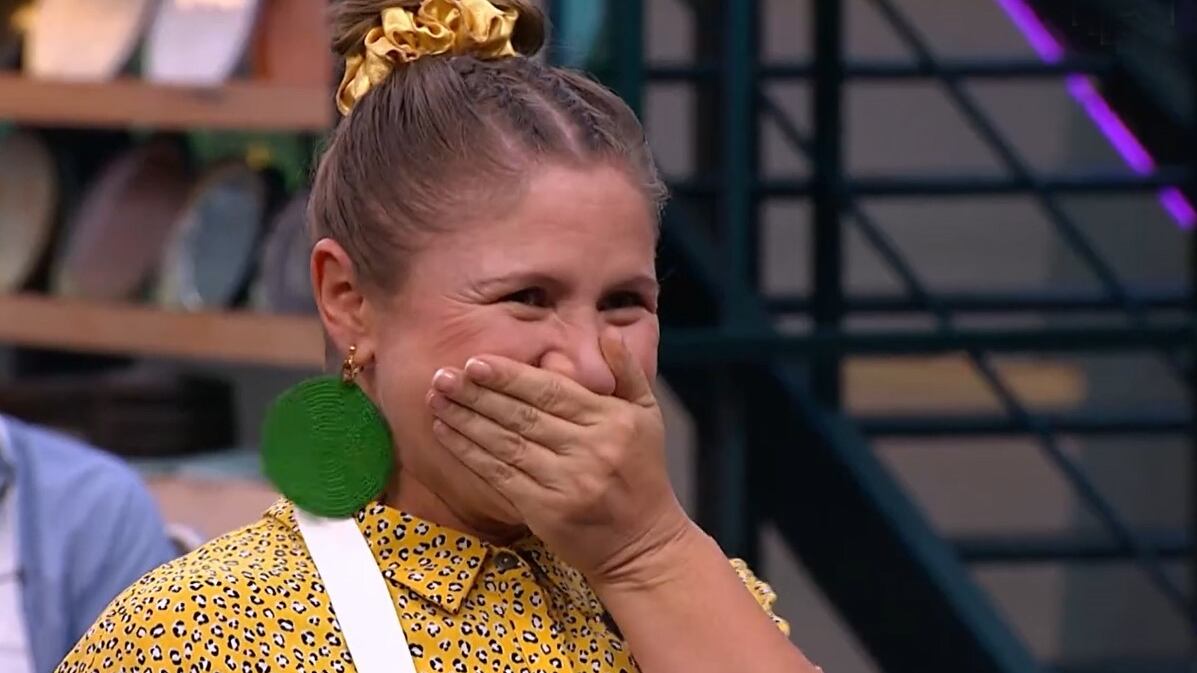 La comediante Vicky Berrío no se pudo resistir a sus encantos y salió con sus ocurrencias en pleno reto en 'MasterChef Colombia'