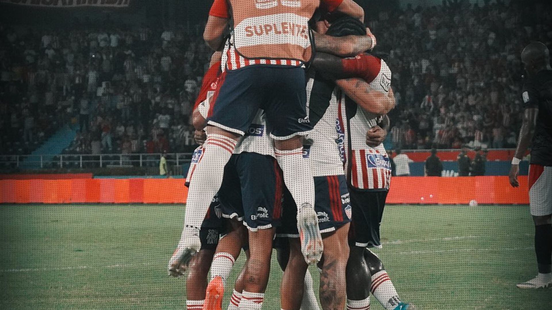 Le partieron la cabeza a mujer que iba por primera vez al estadio para alentar al Junior