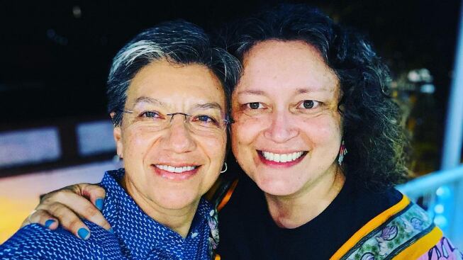 Claudia López y Angélica Lozano estarían pensando en adoptar bebé