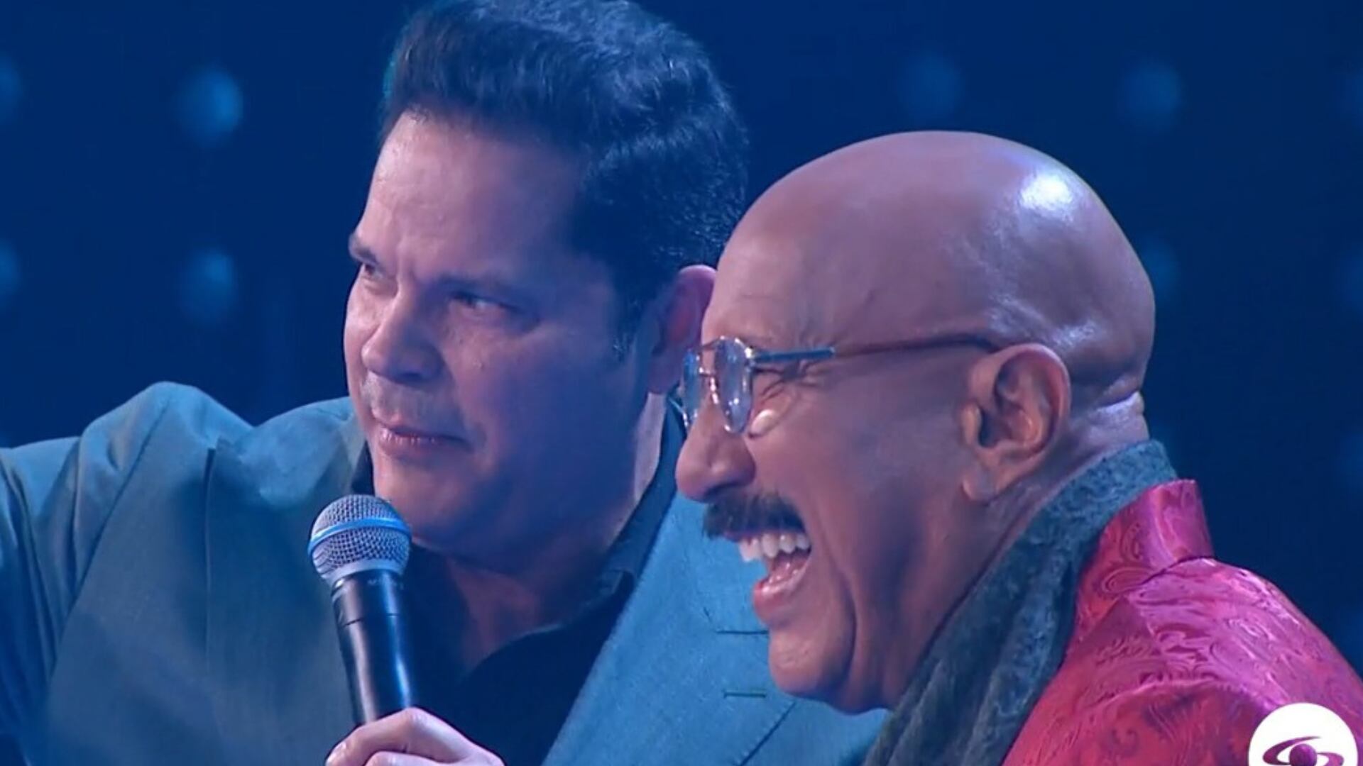 Rey Ruiz le dio clases de canto a el imitador de Oscar de León