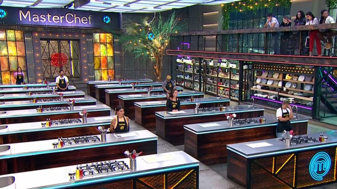 De los participantes que van a reto de eliminación hay tres que los televidentes quieren fuera de 'MasterChef Celebrity'