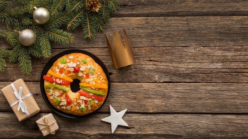 Decorar la mesa es un detalle especial en Navidad