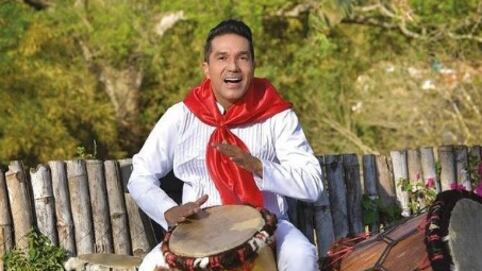 El cantante soledeño Checo Acosta.