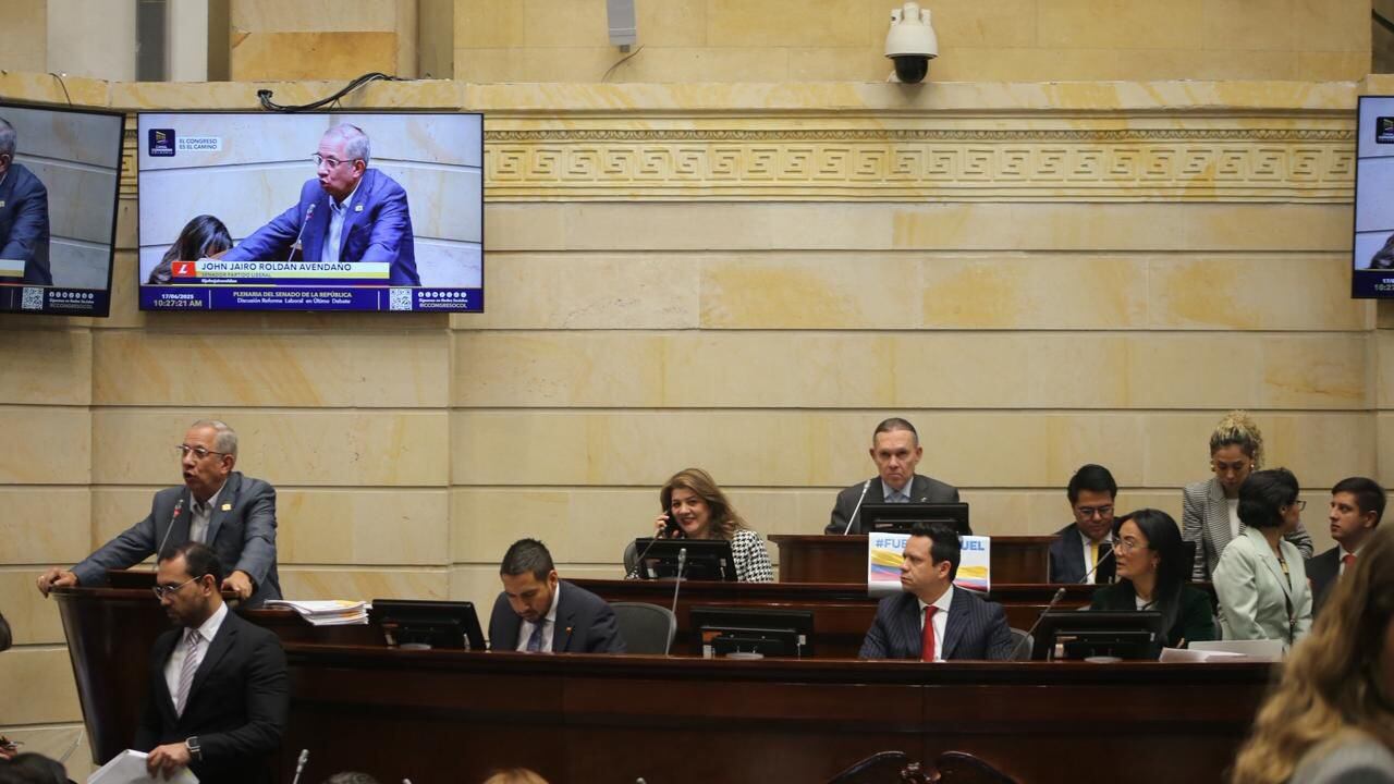 Foto Reforma Laboral: Congreso aprueba jornada nocturna desde las 7:00 p.m. y recargo del 100% dominical.
