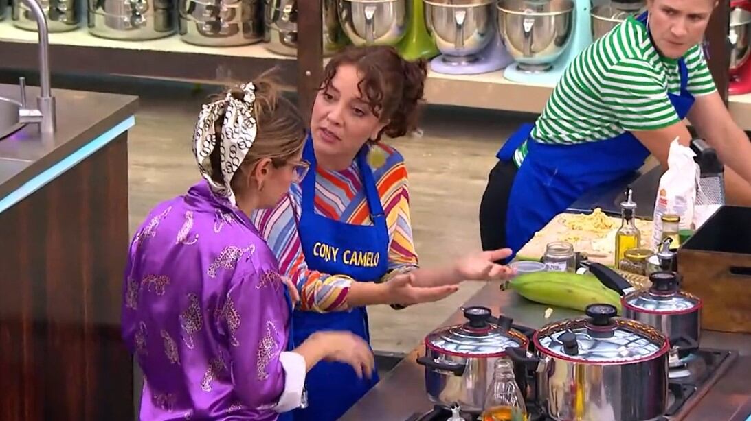 Cony Camelo no dudó en reclamarle a Marcela Gallego en pleno reto de MasterChef Colombia.