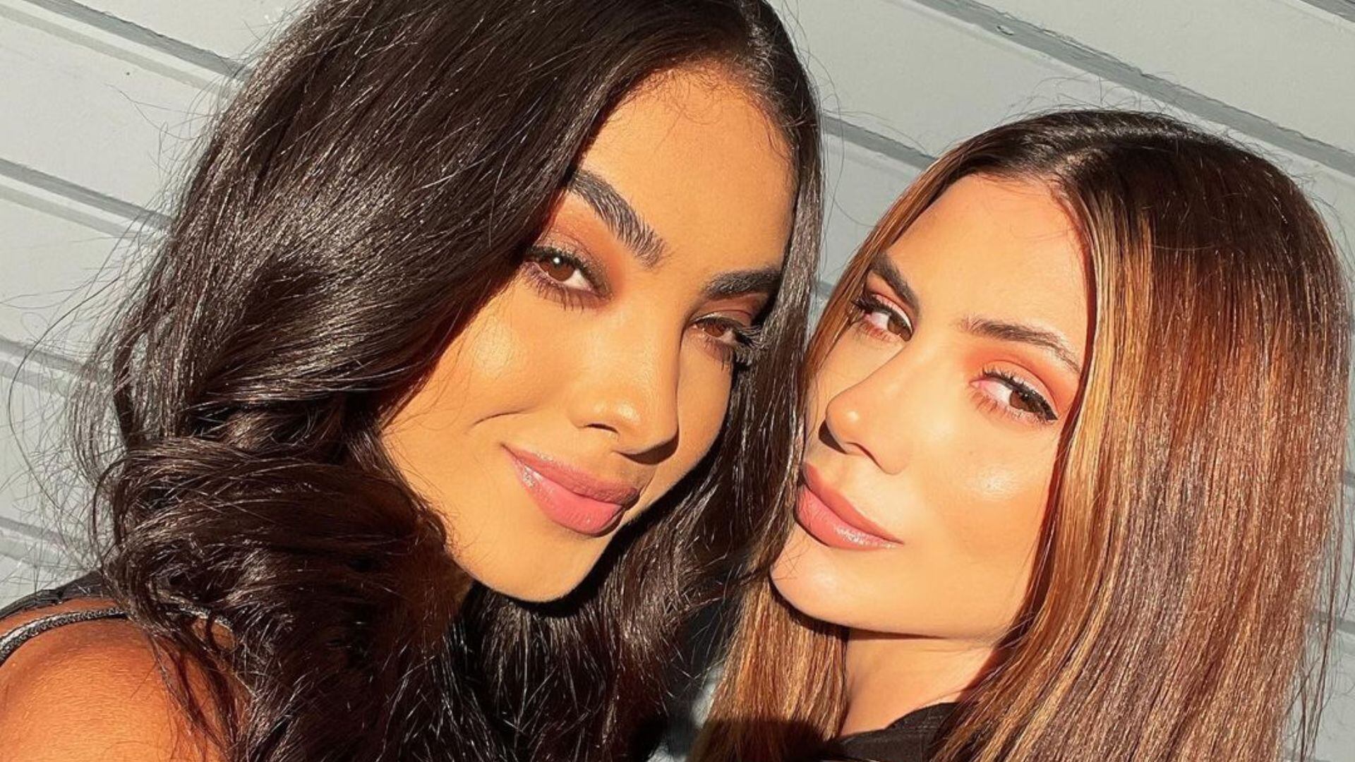 Fabiola Valentín y Mariana Varela, exreinas de belleza.