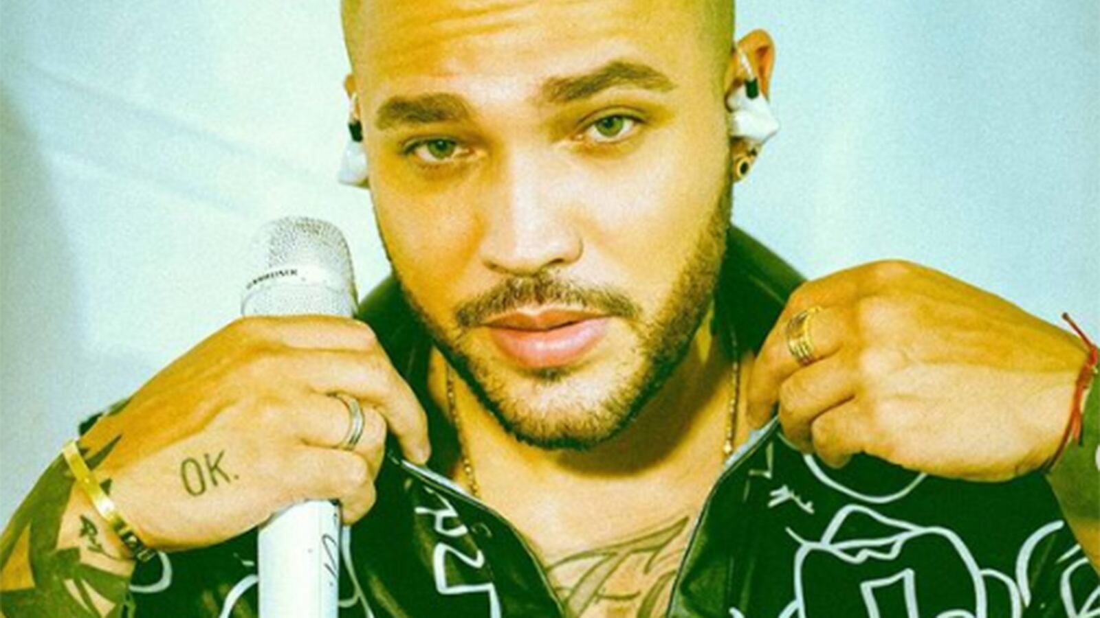 Jessi Uribe causó revuelo en uno de sus conciertos.