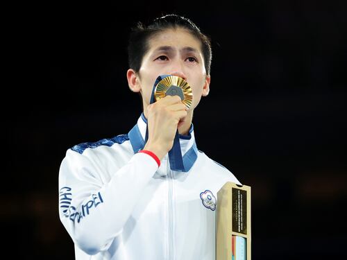 La boxeadora Lin Yu-ting se colgó el oro tras la polémica de género en los Juegos Olímpicos
