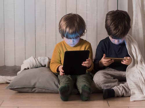 ¿Sabías que los algoritmos moldean el mundo digital de los niños?