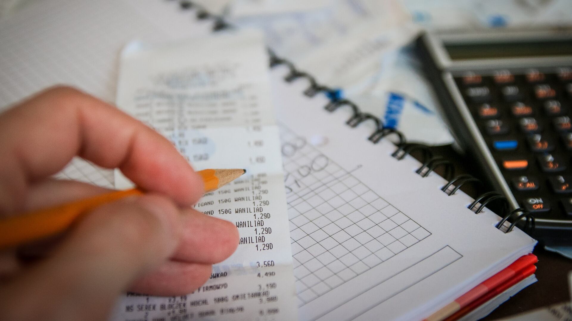 ¿Cuándo pagan los intereses y cómo se calculan?