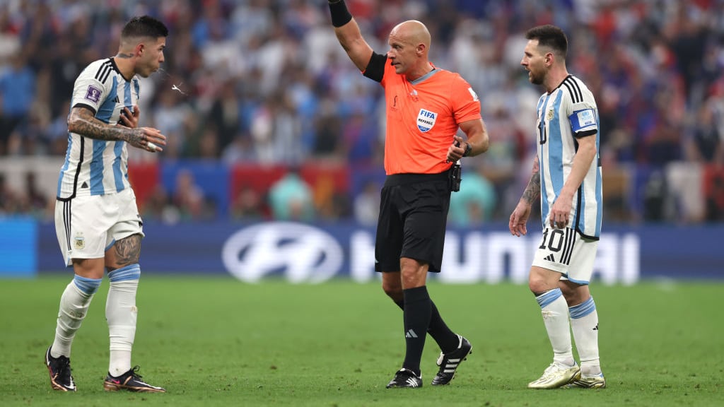 Al menos 6 jugadas determinantes fueron tildadas de ayuda a Argentina en la final