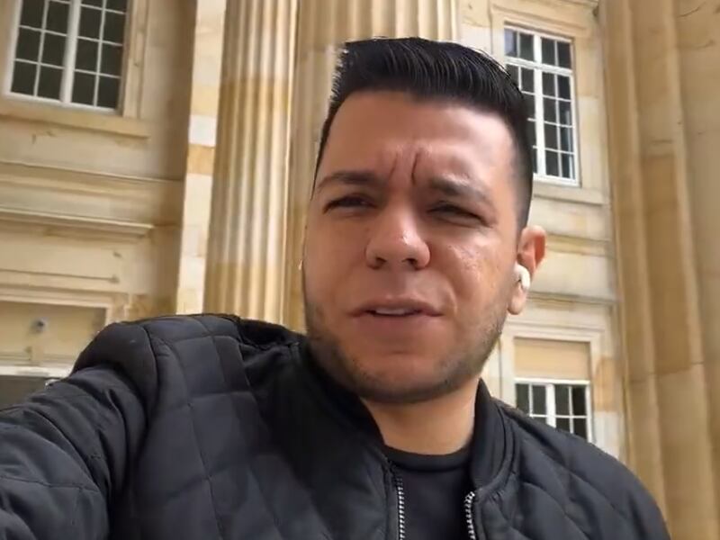 “¿Desde cuándo un candidato es el que decide cómo se hace la democracia’”: Jota Pe Hernández hace un llamado a los medios sobre los debates presidenciales