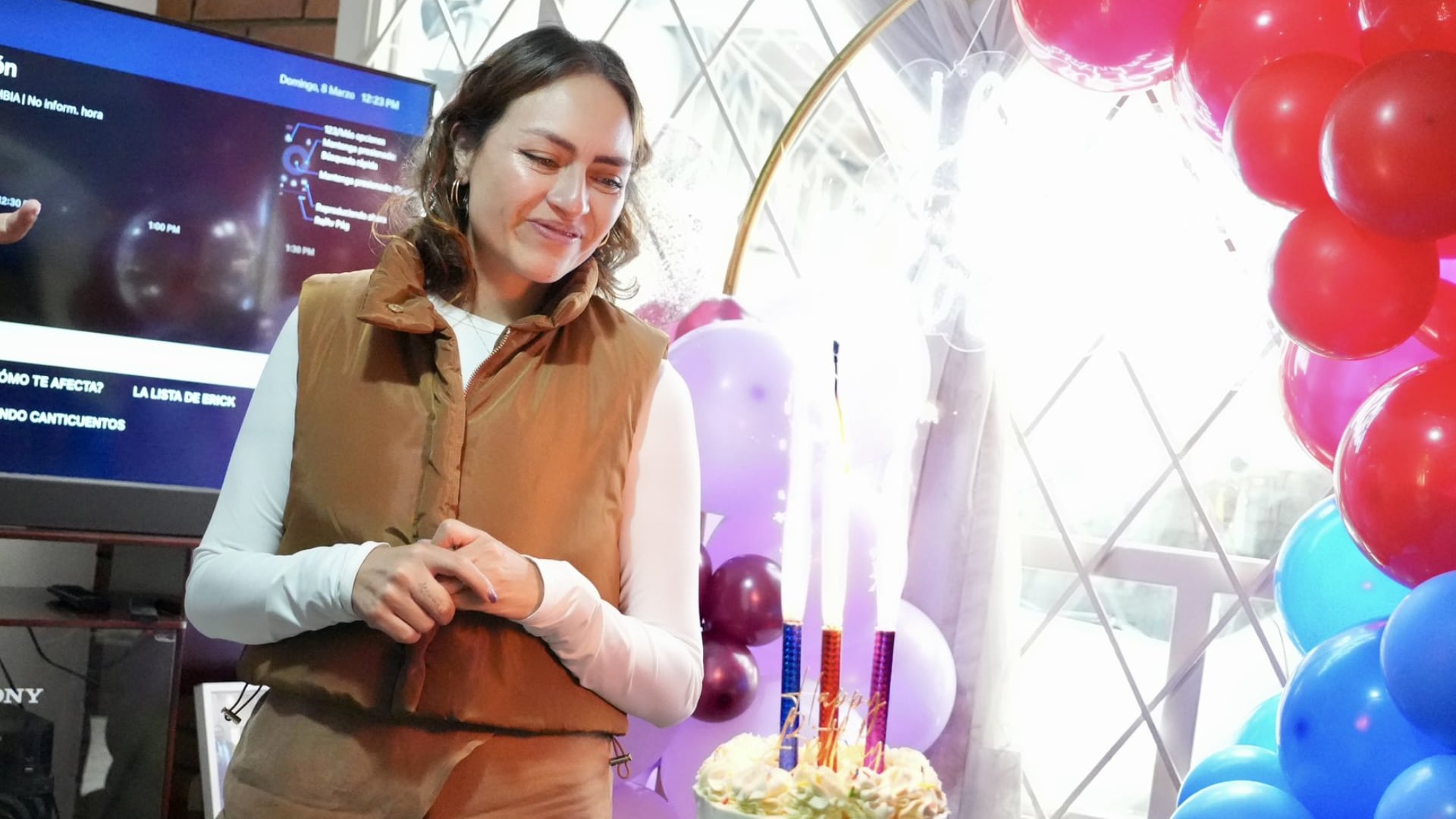 “Qué hermoso 8M”: Con un ‘Petropastel’, Lalis celebró su cumpleaños y ‘la victoria del Pacto’