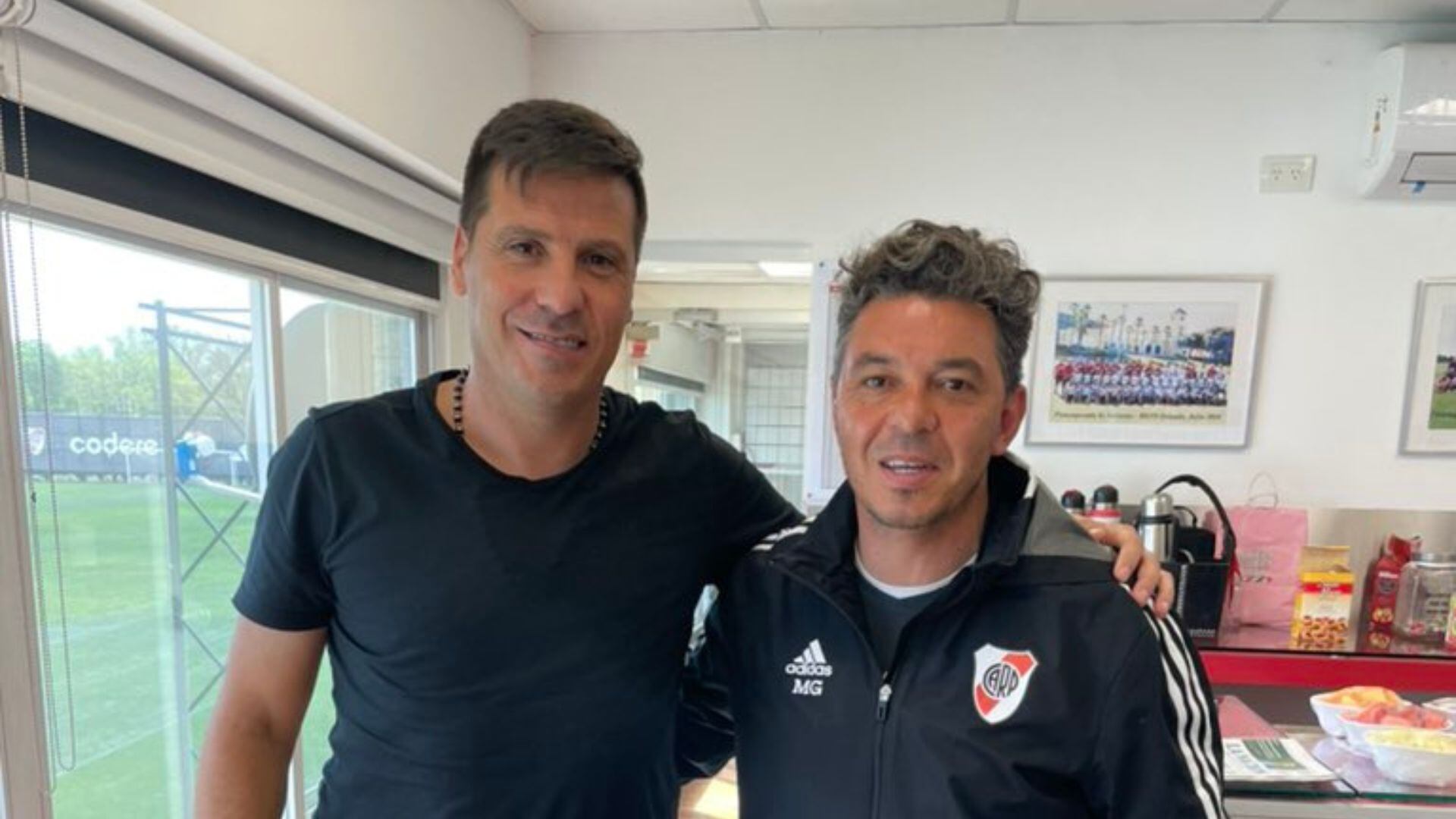 Juan Cruz Real estuvo de visita en Argentina y posó junto a Marcelo Gallardo.