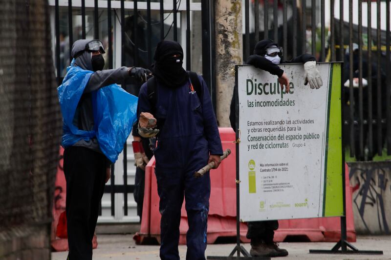 Manifestación de integrantes de la Primera Línea exigiendo la liberación de los presos políticos.