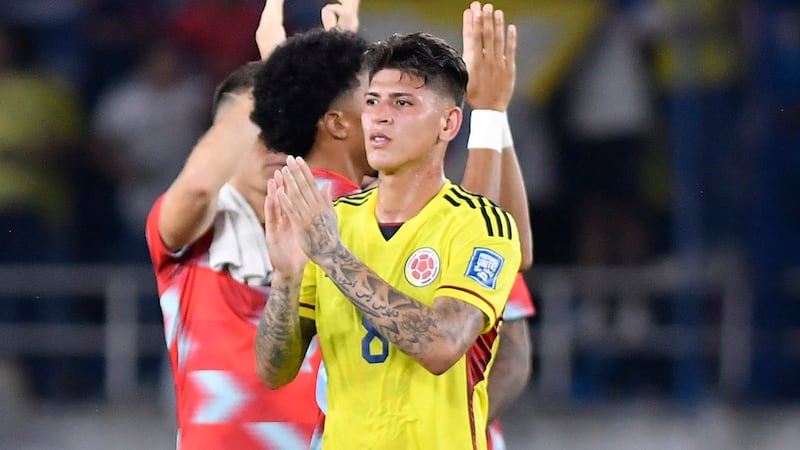 Grabaron a Jorge Carrascal ‘destilando magia’ en una cancha de barrio en Cartagena