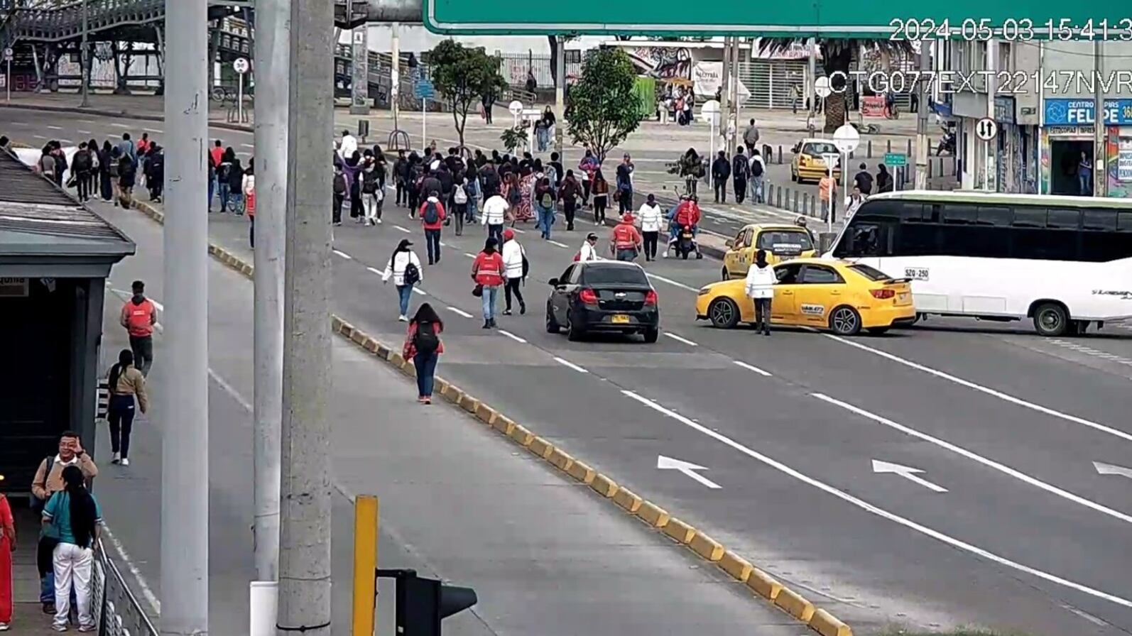 Los estudiantes protestan por la posesión de Ismael Peña.
