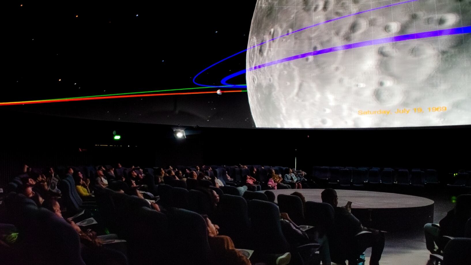 ¿Sin planes para este fin de semana de velitas? conozca la programación que tiene el Planetario de Bogotá