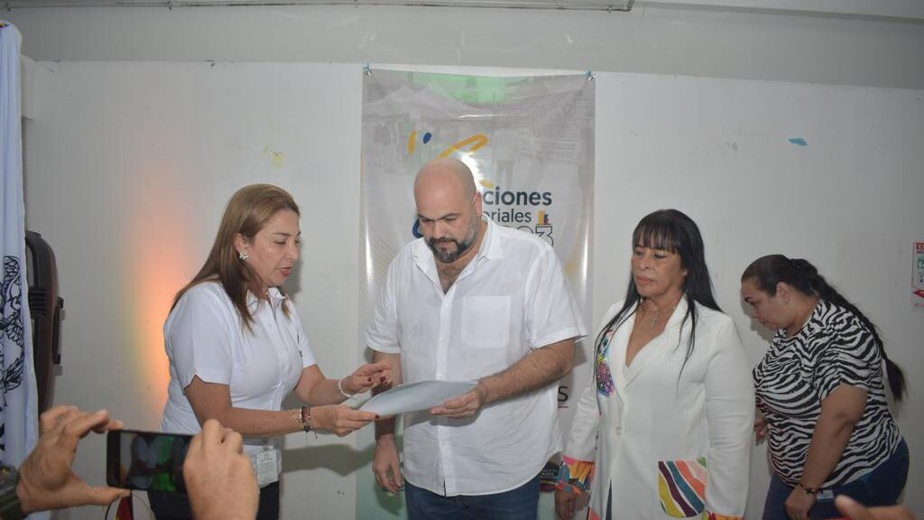 Luis Enrique Guzmán Chams inscribió su candidatura a la Alcaldía de Barranquilla.