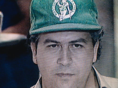 Famoso cantante presumió gorra que usó Pablo Escobar y generó polémica