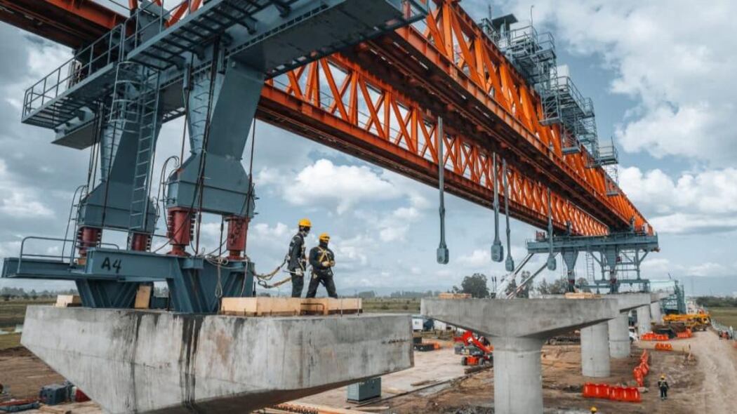 Feria laboral para trabajar en la obra del Metro de Bogotá.