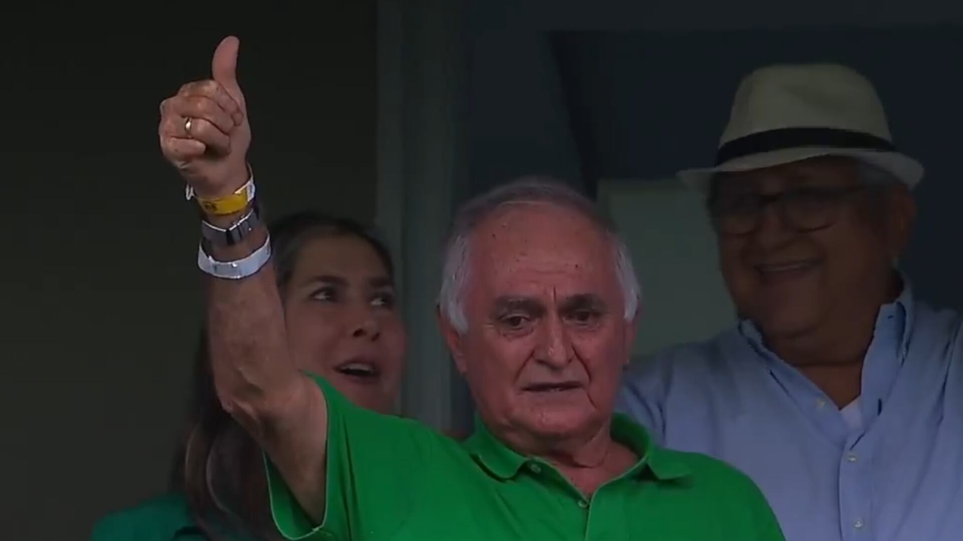 ‘Pecoso’ Castro no pudo aguantar las lágrimas con el reconocimiento que recibió en partido del Cali