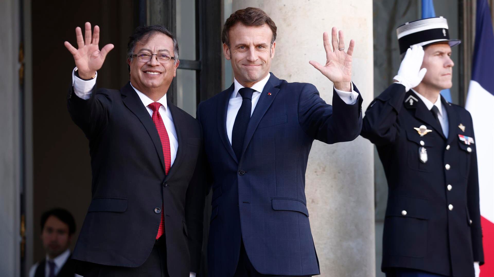 Gustavo Petro, presidente colombiano y Emmanuel Macron, presidente francés