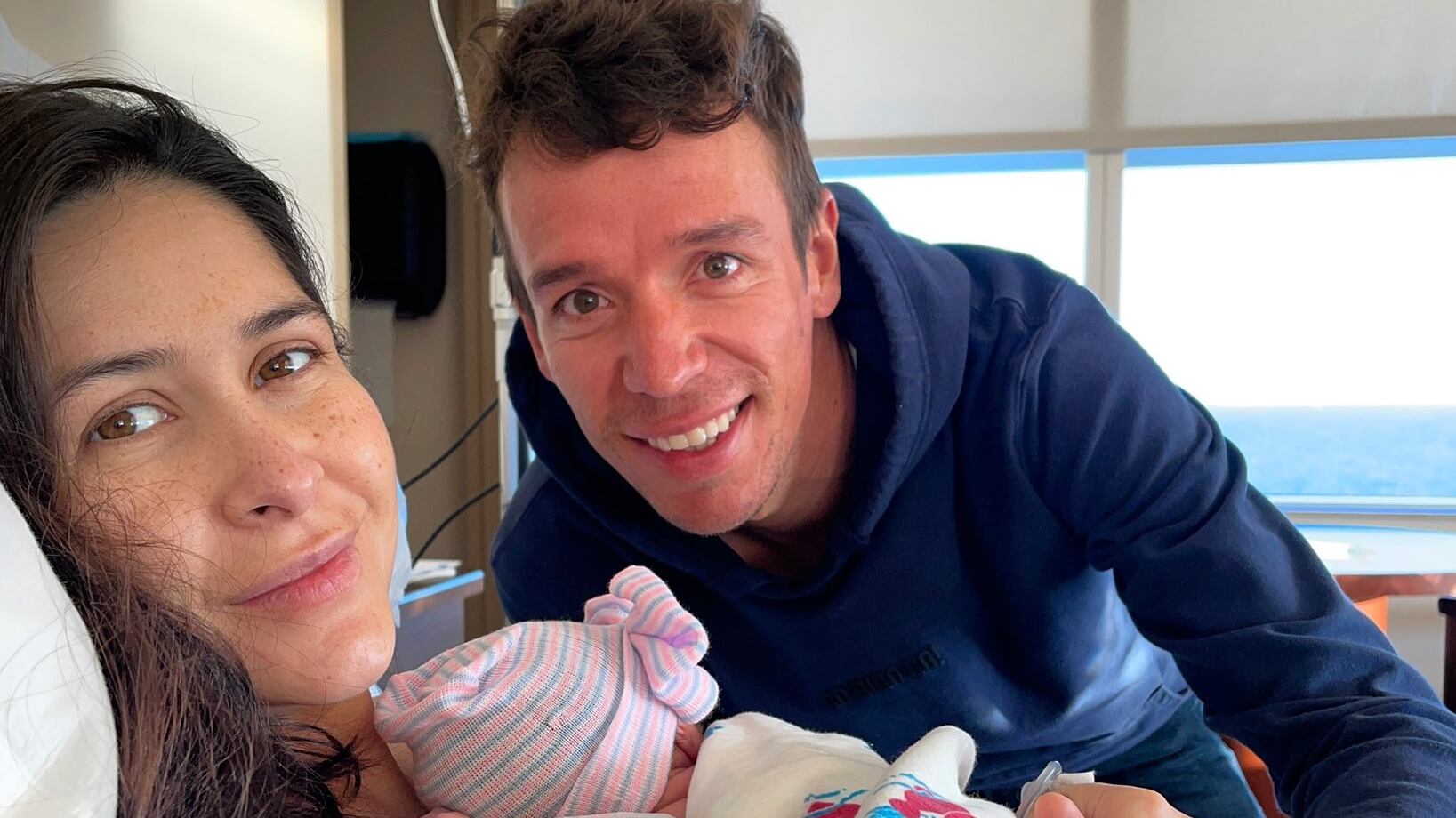 Nació la hija de Rigoberto Urán, lo que lo alejará semanas del ciclismo