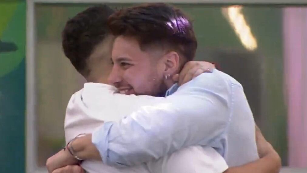 El panameño entró al top 5 de 'La Casa de los Famosos' mientras Karen, Alfredo, Pantera, y Julián deberán enfrentarse en el cuarto de eliminación.