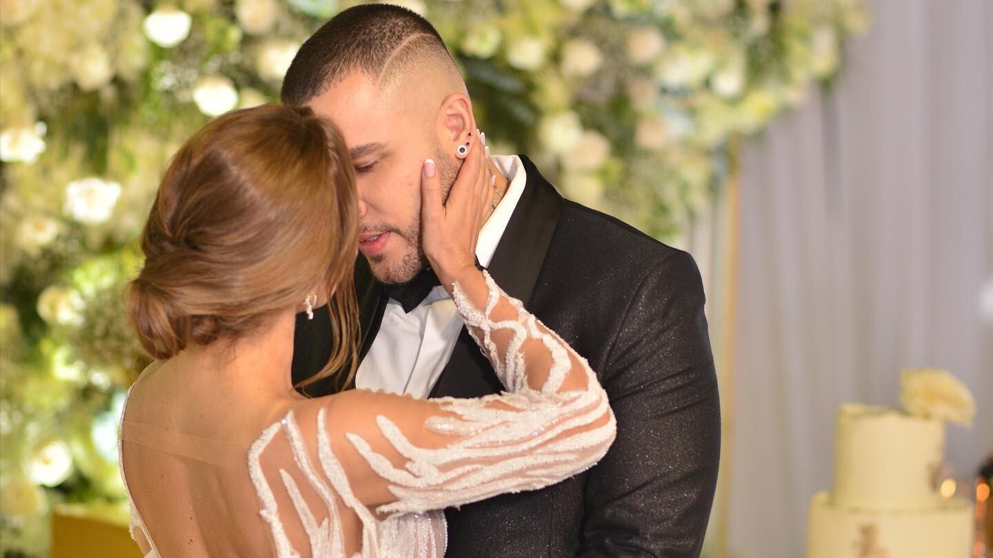 Paola Jara y el cantante Jessi Uribe cumplen otro mes casados y pese a la separación por compromisos siguen manifestando su amor.