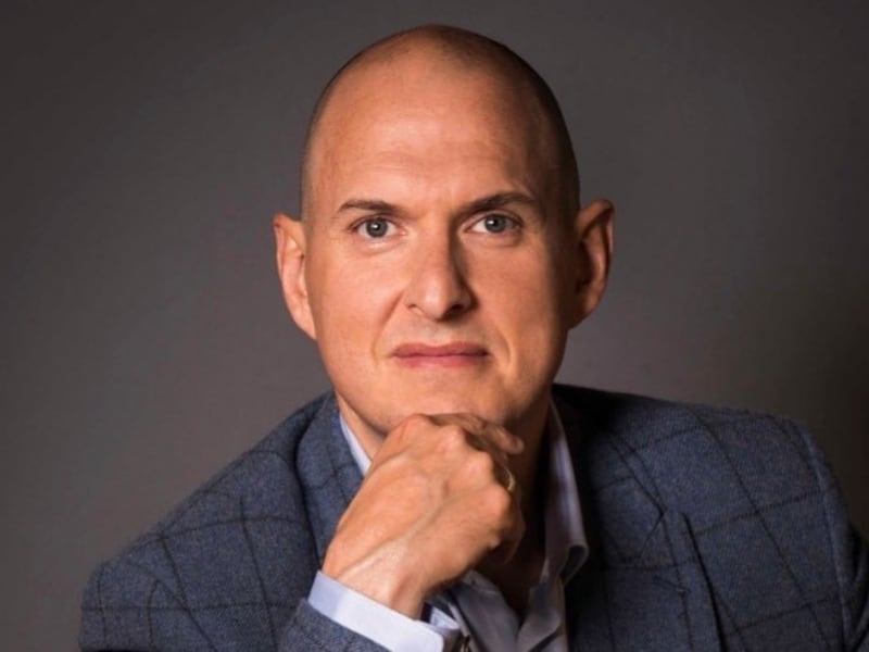 Hijo de Andres Parra no le seguirá los pasos en la actuación, esta la prestigiosa profesion de la que se graduó