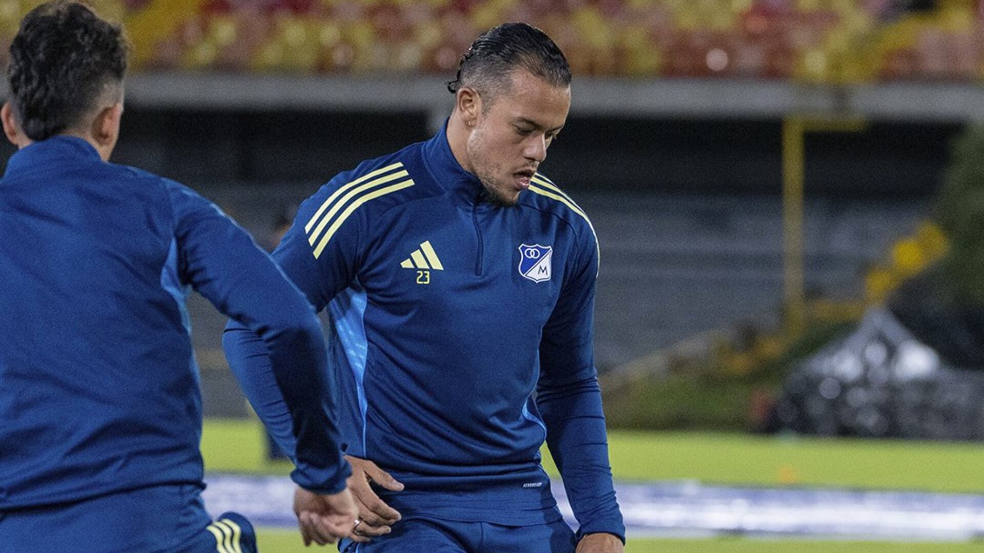 Leo Castro volvió a las canchas y culpó al césped del Campín tras fallar dos goles