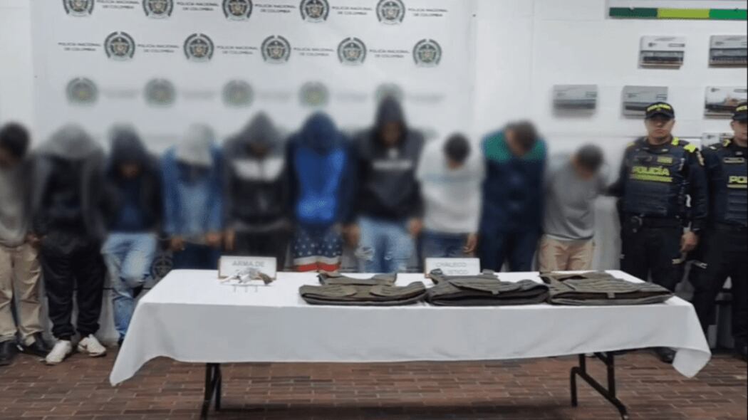 Capturan a 13 delincuentes en Bogotá acusados de robar una tractomula.