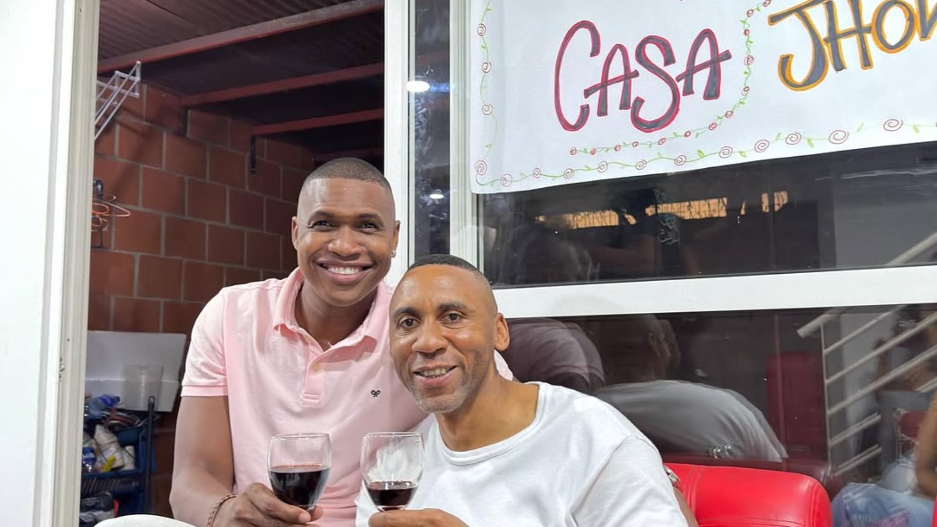 Jhon Viáfara recibió muchos mensajes de bienvenida por cuenta de varias glorias del fútbol colombiano