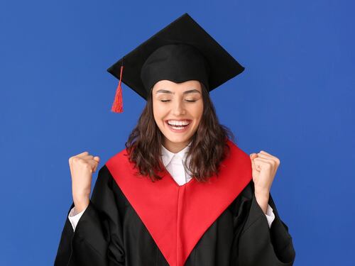 ¿Cómo obtener una copia del acta de grado como bachiller?