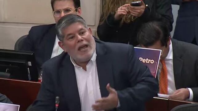 Senador dice que en el congreso está Satanás