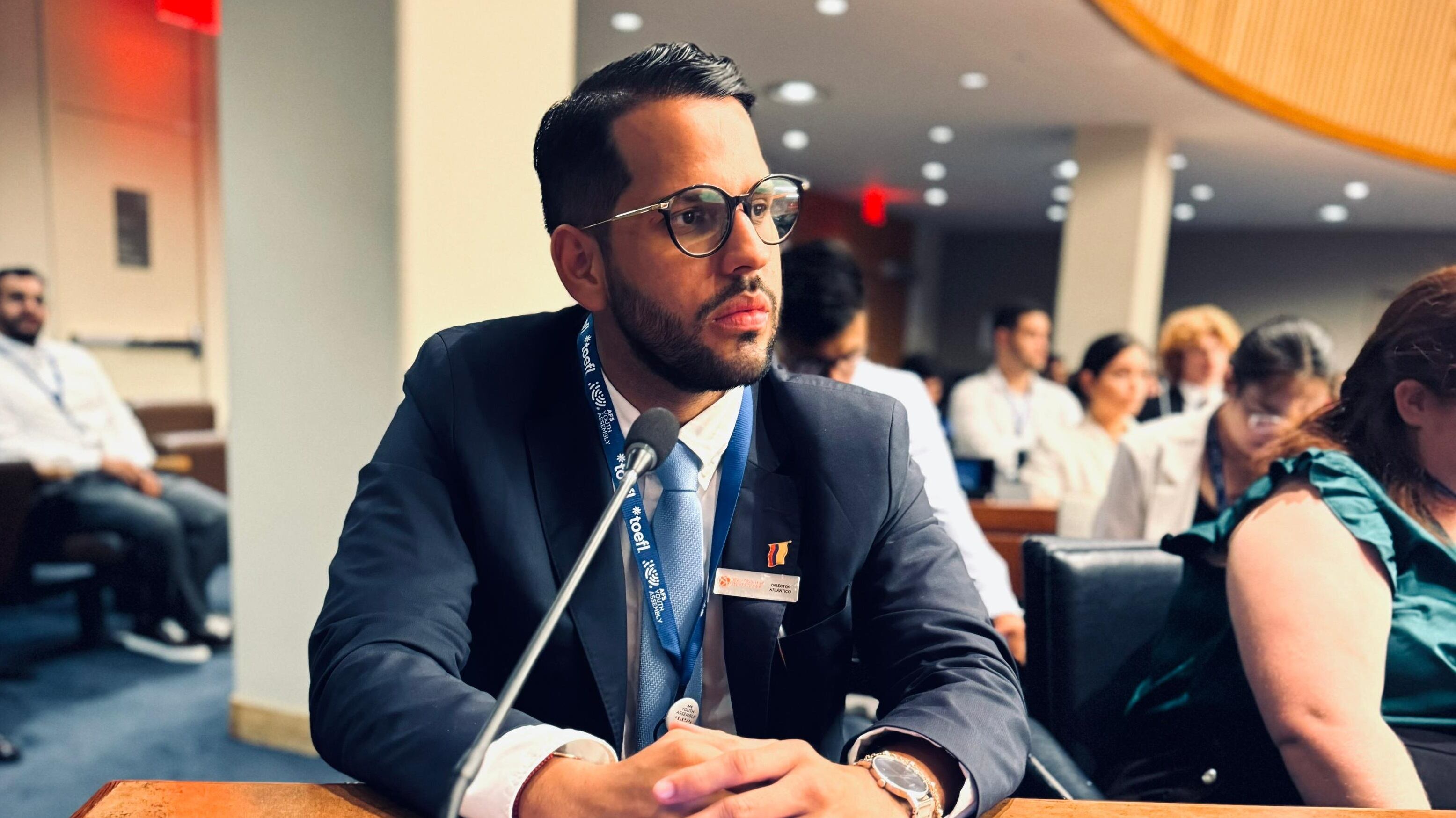 Joven barranquillero obtiene premio por su labor en la inclusión social en el Atlántico.