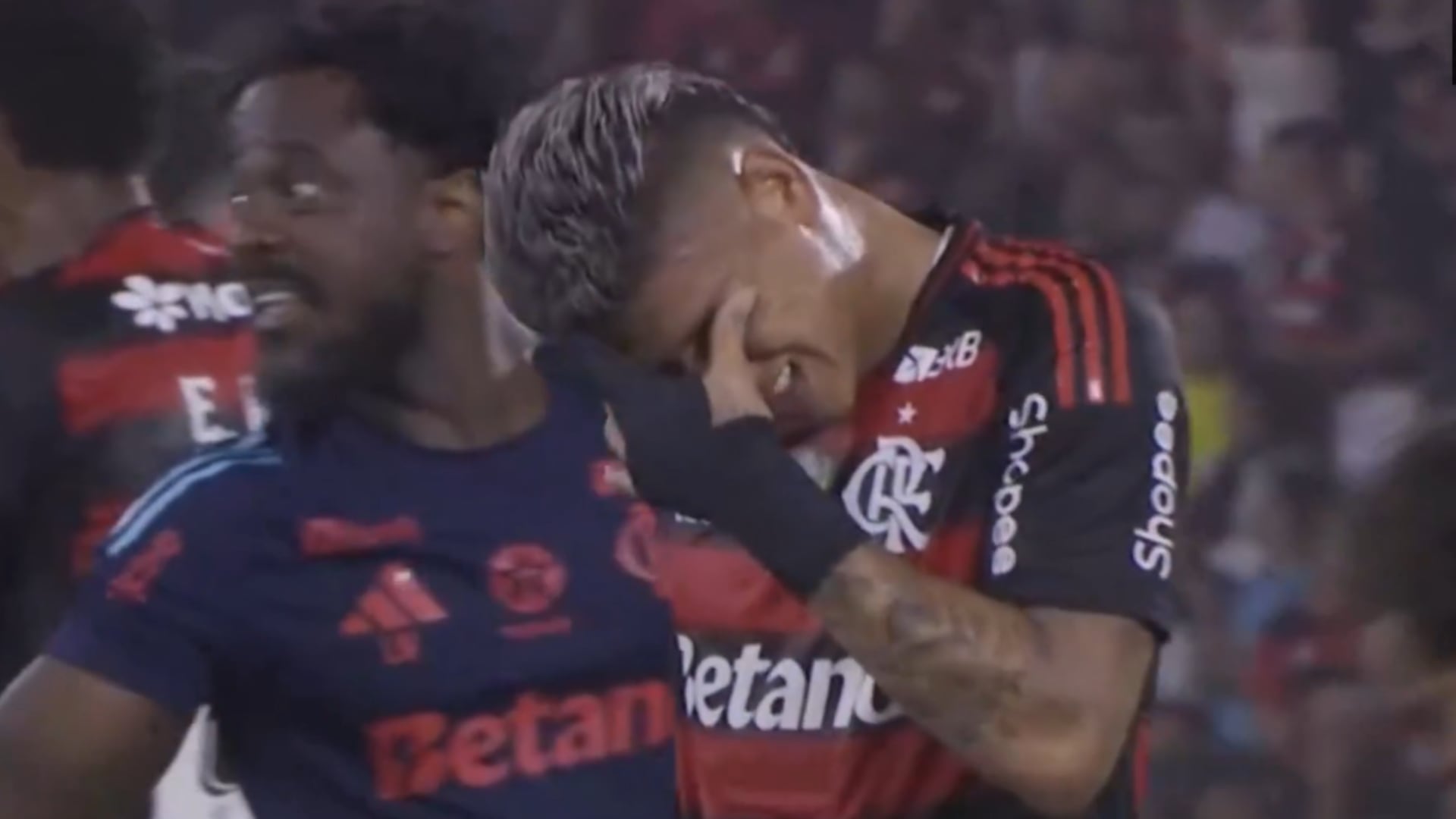 Jorge Carrascal salió entre lágrimas lesionado temiendo perderse la final de la Copa Libertadores