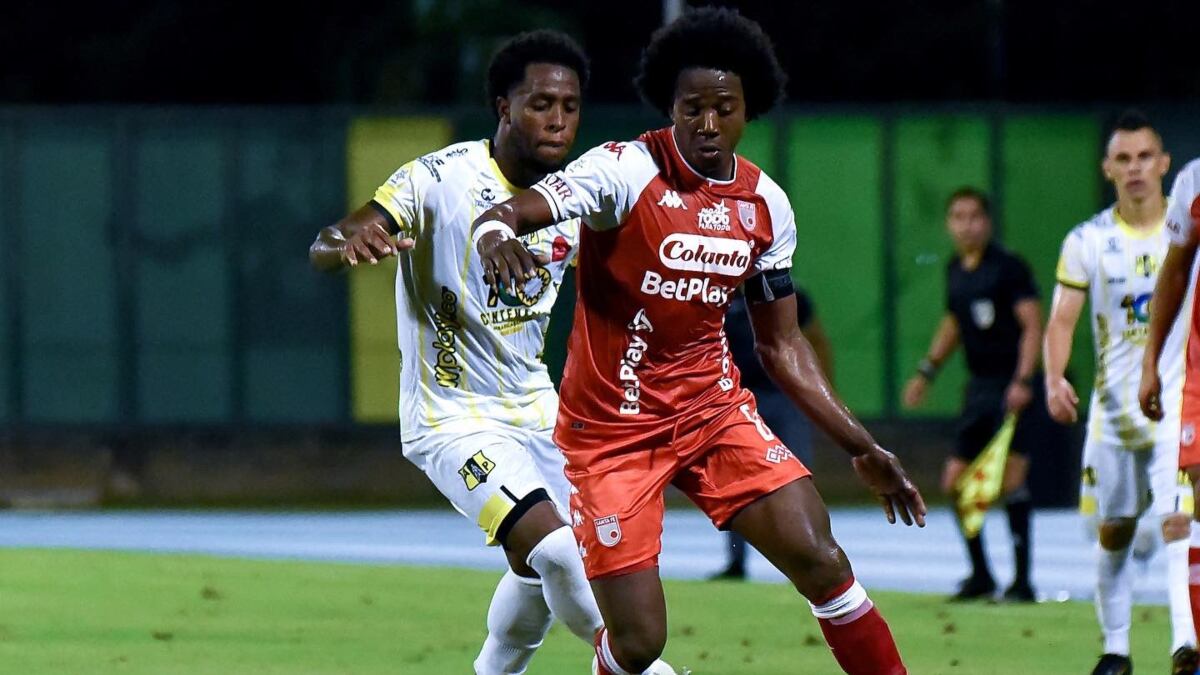 Carlos ‘La Roca’ Sánchez recibe críticas por reírse en la goleada a Santa Fe