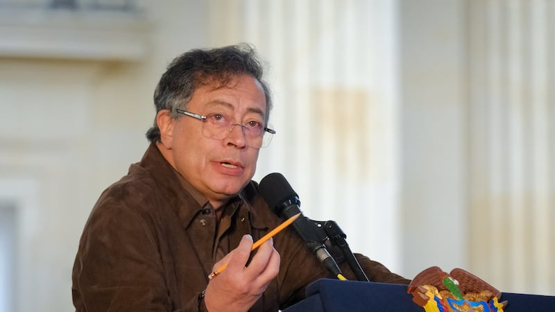 Llamado sorpresa del Gobierno a medios alternativos justo antes de la consulta del Pacto